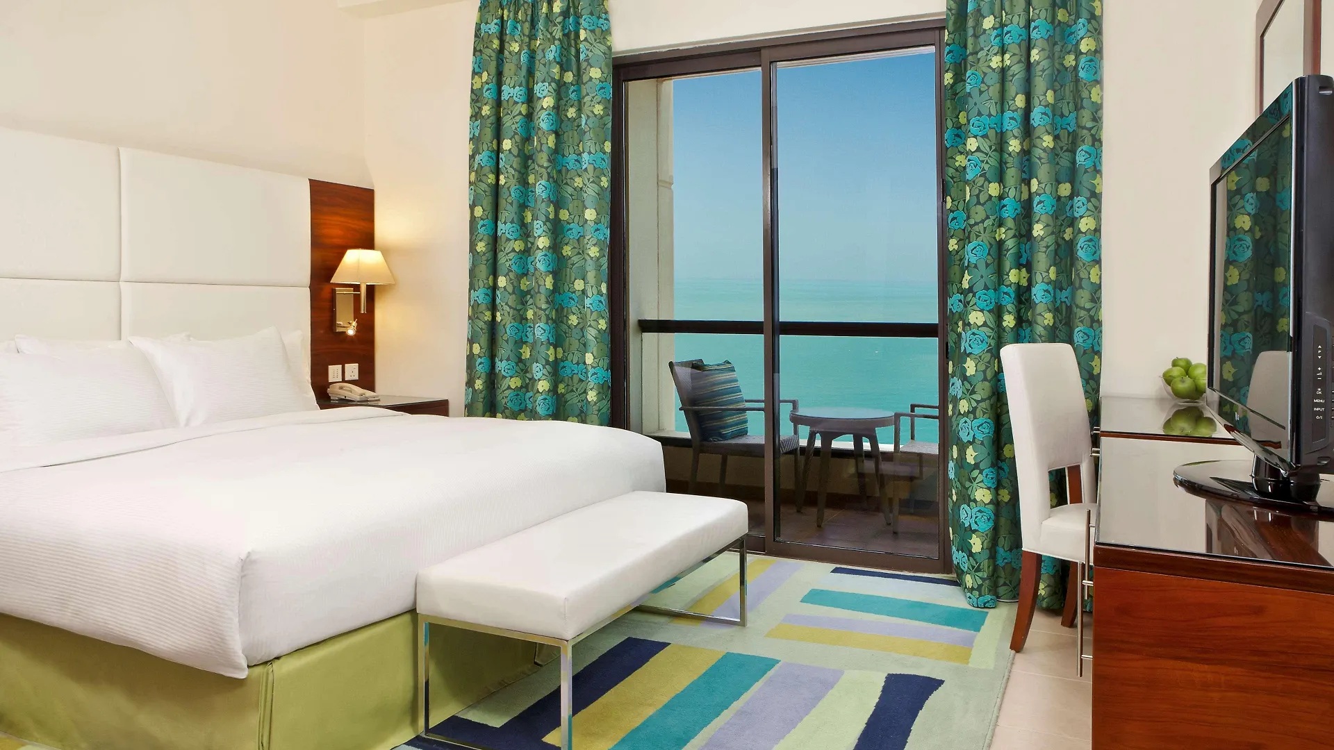 Hilton Dubai The Walk Hotel