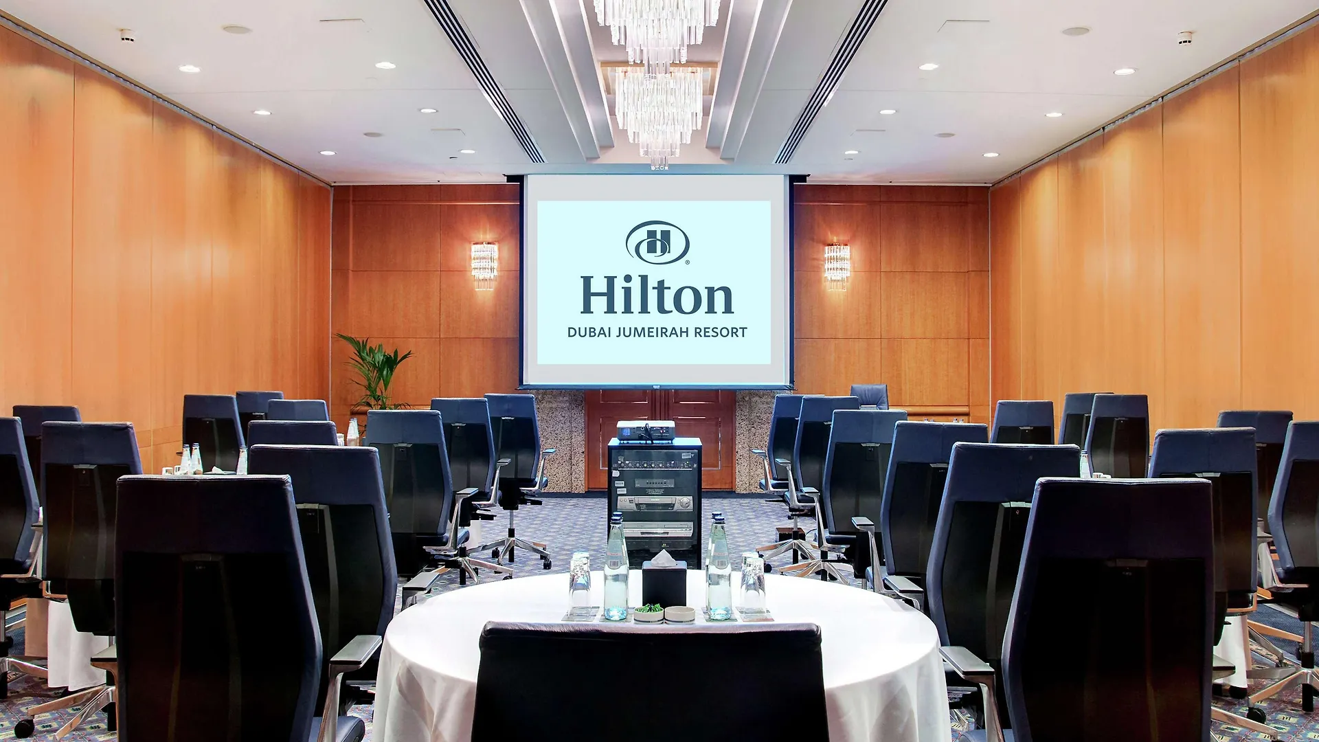 Hilton Dubai The Walk Hotel