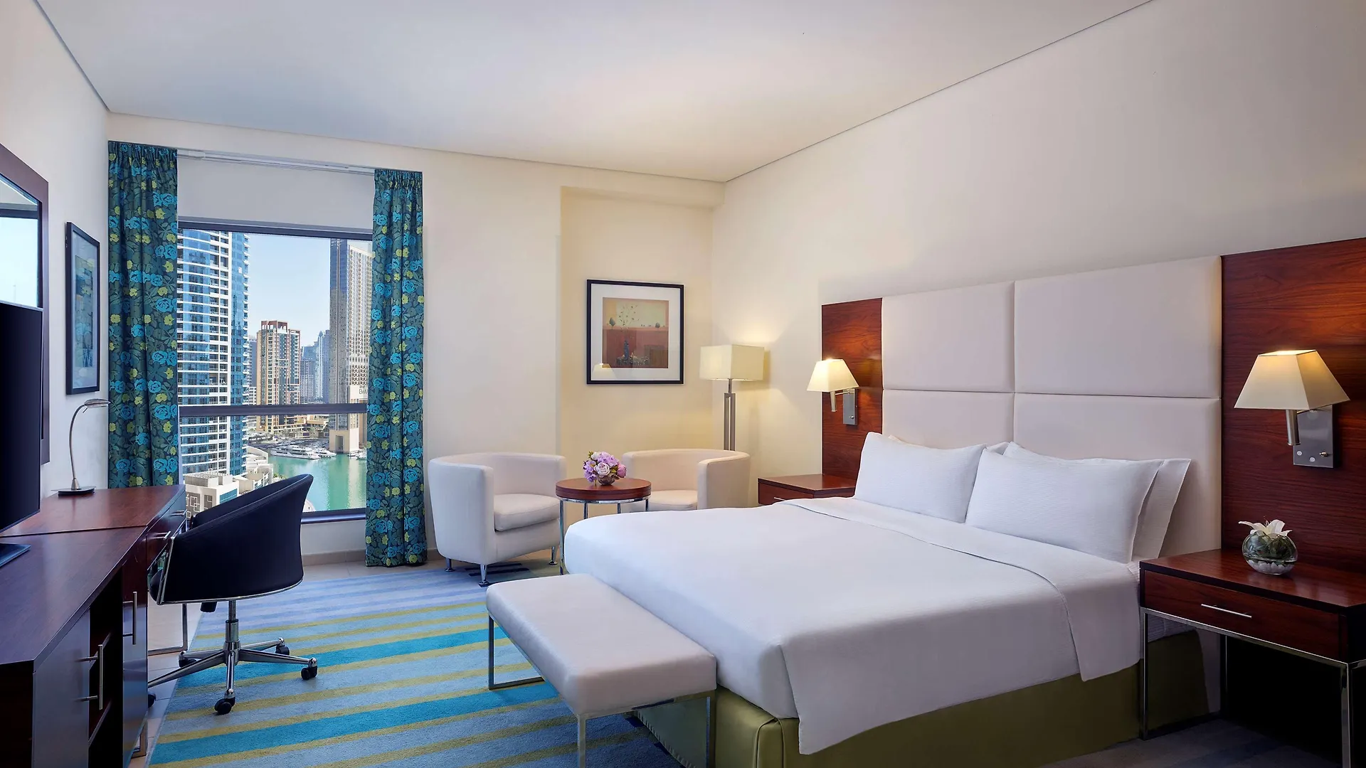 Hilton Dubai The Walk Hotel