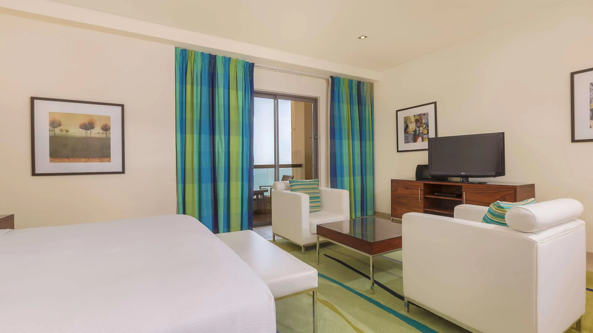 Hilton Dubai The Walk Hotel