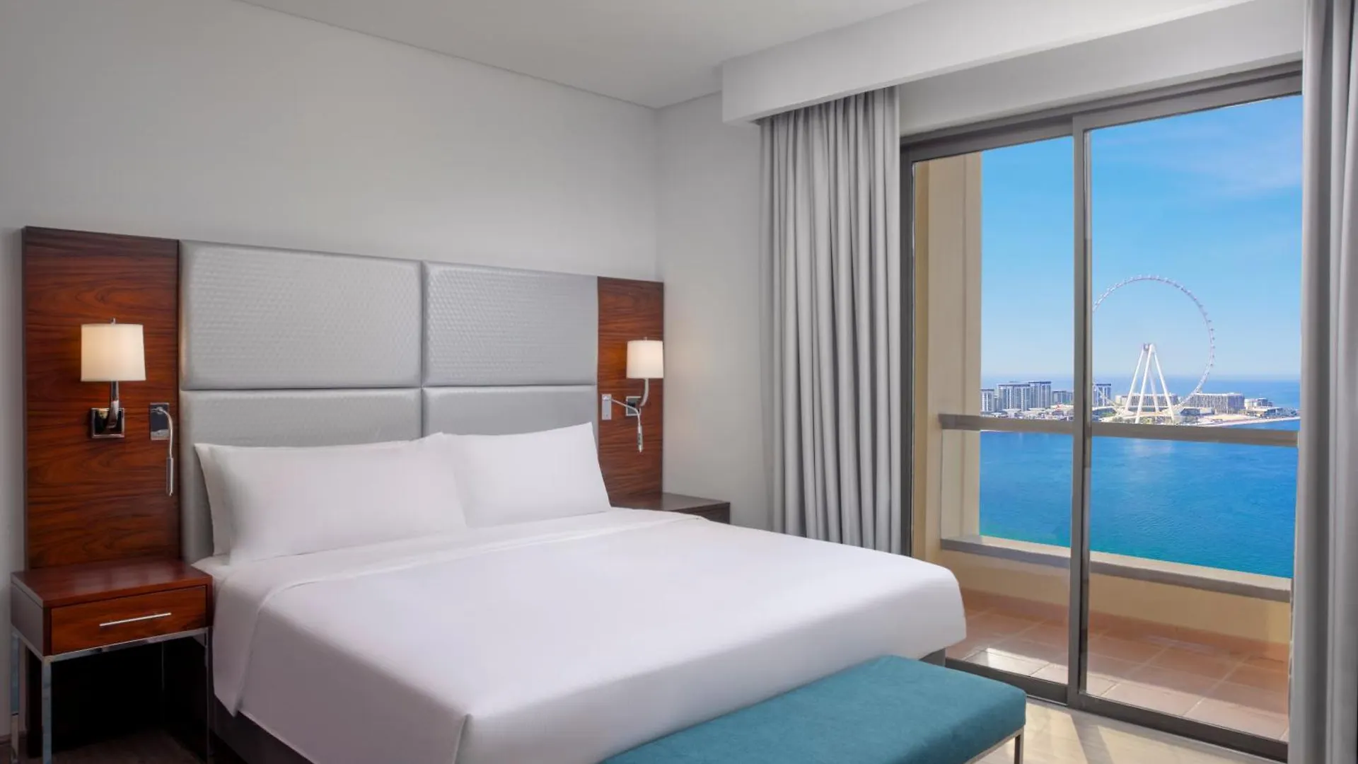 Hilton Dubai The Walk Hotel