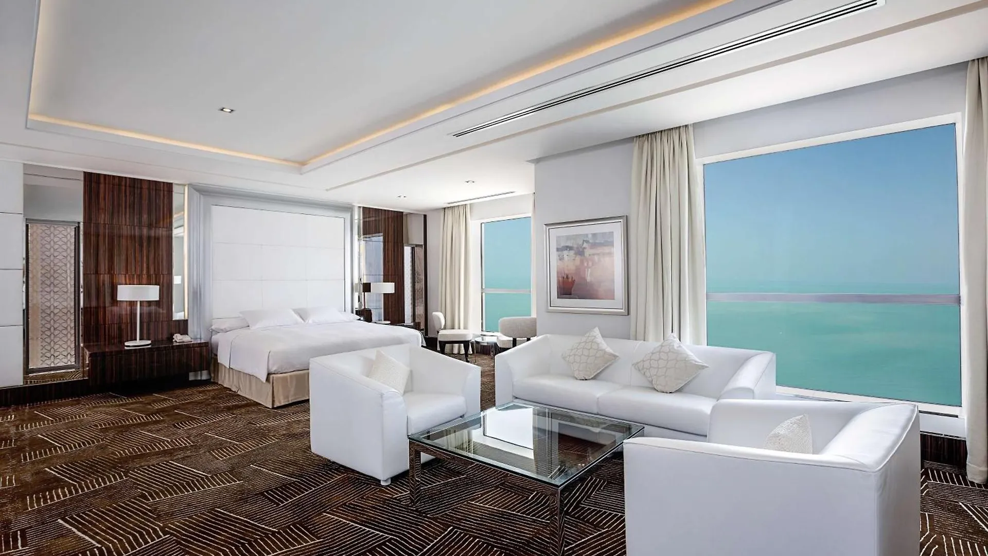 Hilton Dubai The Walk Hotel 4*,