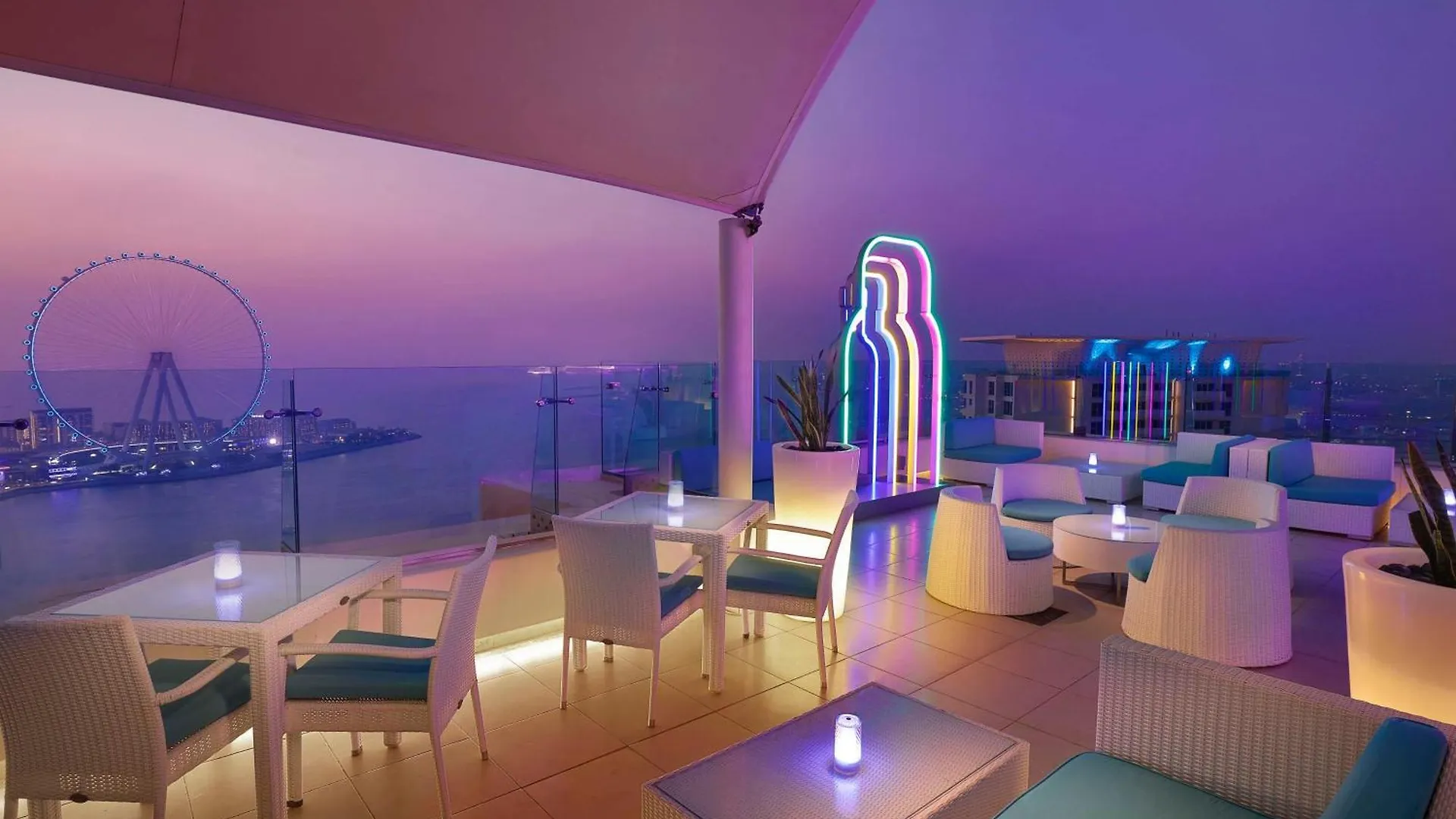 Hilton Dubai The Walk Hotel