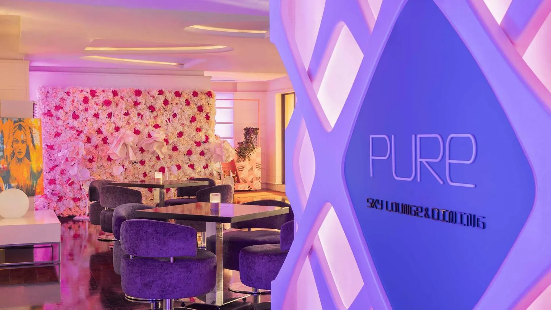 Hilton Dubai The Walk Hotel