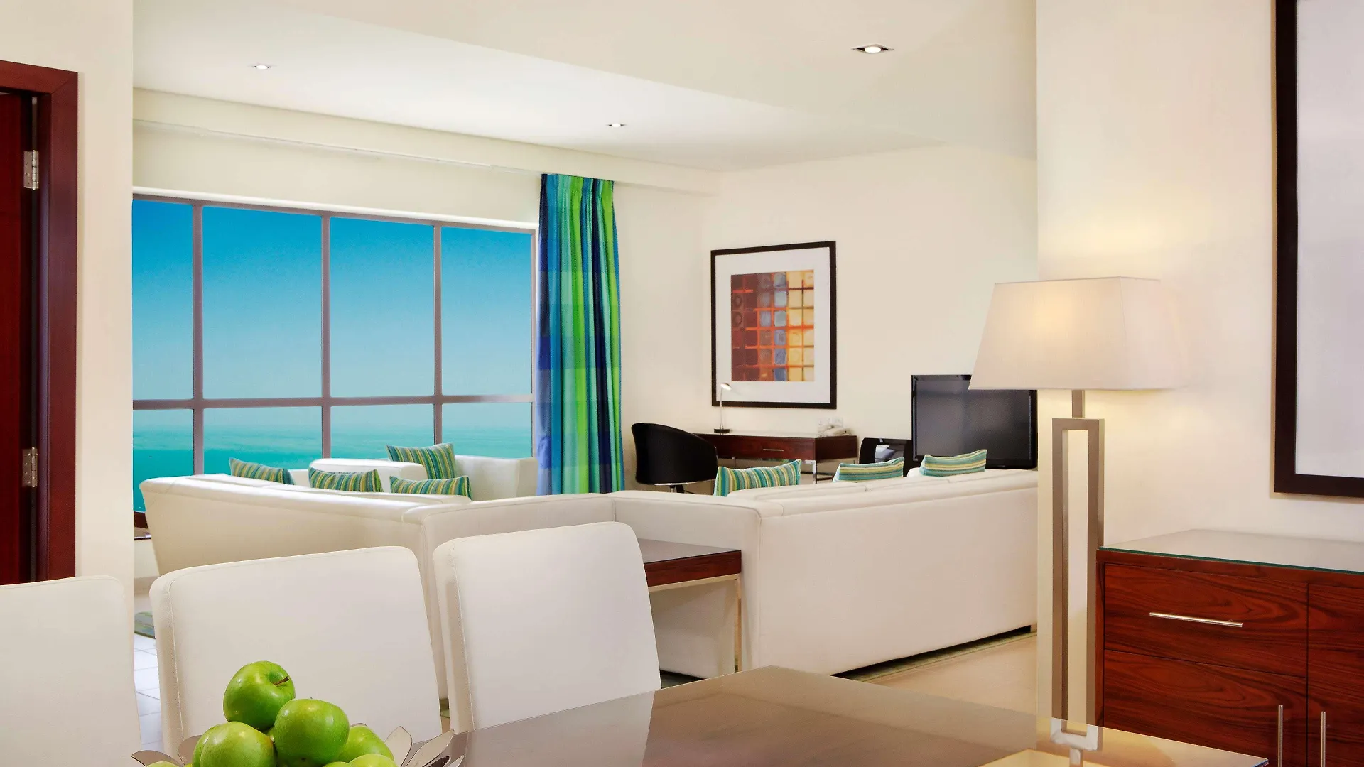 Hilton Dubai The Walk Otel
