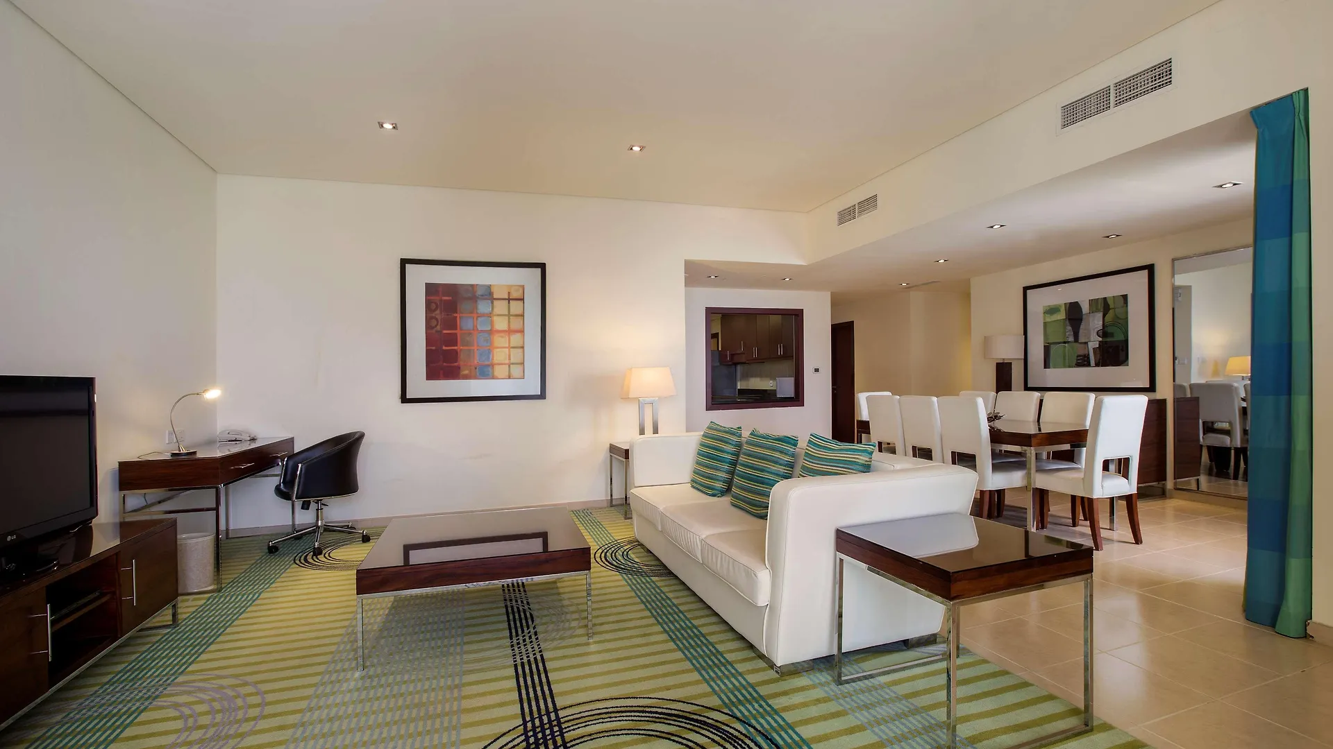 Hilton Dubai The Walk Otel