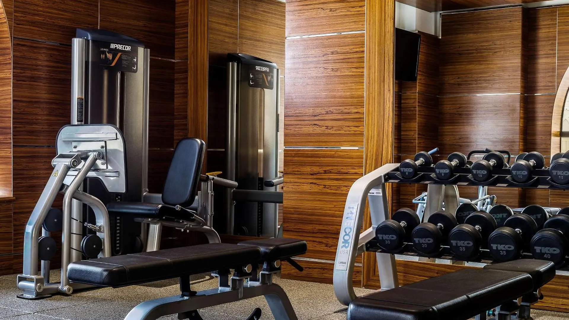 Hilton Dubai The Walk Otel 4*,