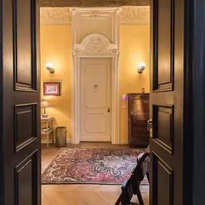 Italianway - Borgonuovo 12 Apartment Milan