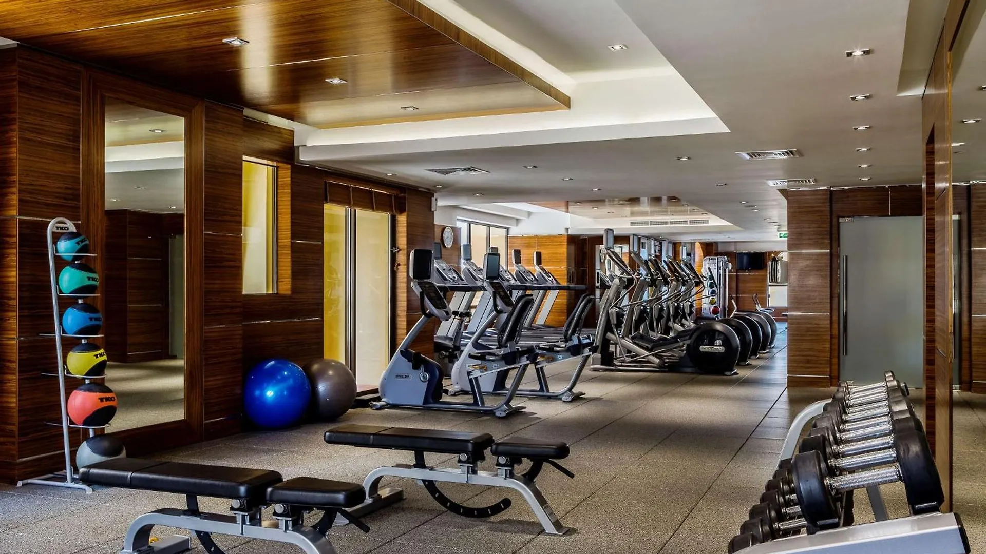 Hilton Dubai The Walk Hotell